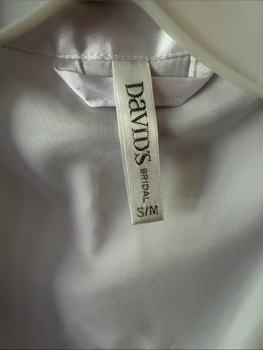 David's Bridal White Bride Robe with Rhinestone Script - Picture 4 of 9